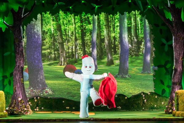 In The Night Garden | Teach Your Child How To Dance Along With Igglepiggle!